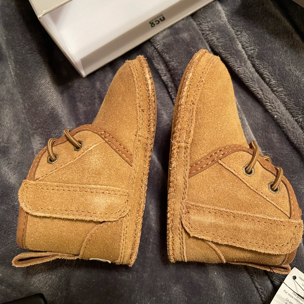 UGG ‘Baby Neumel’ CHESTNUT baby booties NEVER WORN.